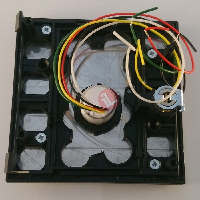 Čtečka KARAT nerez Wiegand 26 1-wire(TM) zapuštěná chráněná 13,56 MHz MIFARE RFID kontrola vstupu  IRON LOGIC-TESLA zámek
